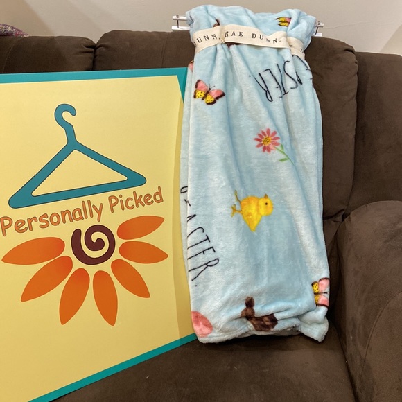 Rae Dunn EASTER Throw - Picture 2 of 3